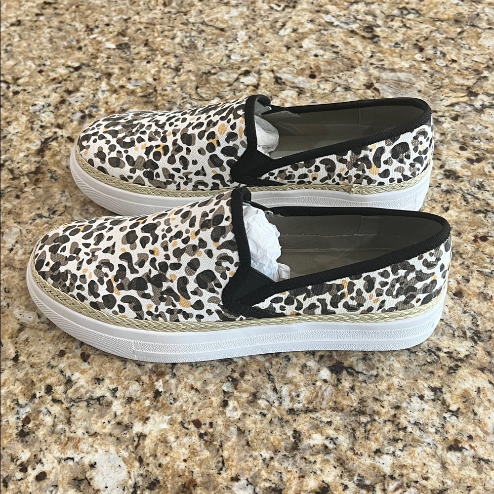 New - Tommy Bahama Black and White Animal Print Sneakers - Picture 2 of 7